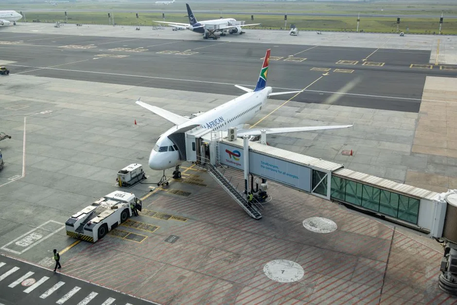 Measuring a carry on suitcase before a flight